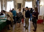 В Польше завершается второй тур президентских выборов