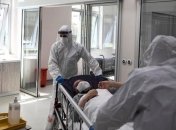 Очередь пациентов на ИВЛ в коридорах: шокирующие фото из больницы объятой коронавирусом Италии