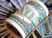 Нацбанк продає вдвічі більше доларів, ніж купує