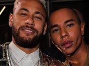 Неймар появился на модном показе в причудливом пиджаке (Фото)