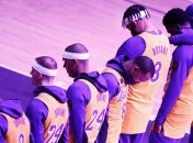 Баскетболист Лейкерс разрыдался во время церемонии в память о Коби (Видео)