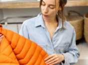 Як правильно випрати пуховик у пральній машинці — поради