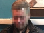 В Киевском метро пассажир напал на полицейского