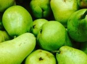 Корисна не всім: кому краще відмовитися від вживання груш