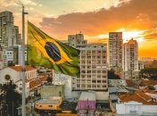 У Бразилії тисячі людей протестують через ігнорування президентом пандемії