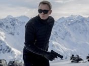 Поцелуев в новом "Джеймсе Бонде" оказалось слишком много для Индии