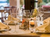 У Чехії з 25 травня будуть працювати ресторани, бари та басейни