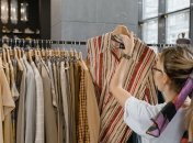 Лето — это время ярких принтов и расцеток