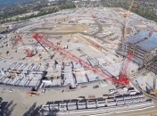 Новая аэросъемка с места строительства новой штаб-квартиры Apple (Видео)