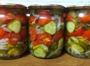 "Ніжинський" салат з огірків та помідорів