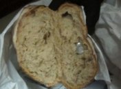 Пограничники задержали мужчину, спрятавшего наркотики в батоне