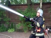 В Киеве горит лесопарковая зона