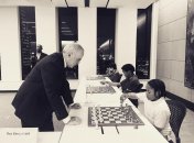 Гарри Каспаров во время сеанса одновременной игры