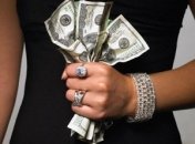 Суррогатная мать получила право на алименты