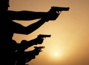 Уничтожать захватчиков во время военного положения разрешено всем гражданским