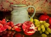 Чому не можна їсти фрукти ввечері: основні причини