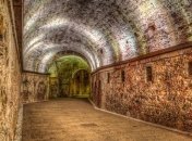 Сліди динозаврів на стіні: чому і як