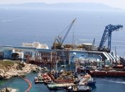 "Коста Конкордию" готовы поставить в вертикальное положение