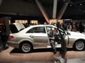 2013 Mercedes-Benz E300 BlueTEC HYBRID испытан в Великобритание