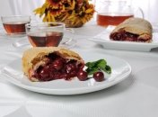 Штрудель з вишнею