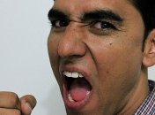 Молодий, а бурчить як старий дід: що робити, якщо чоловік починає фиркати