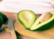 Самое зеленое авокадо станет мягким