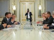 Зеленский рассказал Маасу о ситуации на Донбассе 