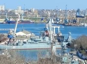 Один "парадний", інший захоплював Крим: що відомо про уражені кораблі Ямал та Азов у ​​Криму (відео, фото)