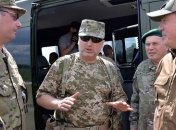 Турчинов: Украина должна выпускать оружие, которое переломит хребет врагу