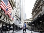 Реальная угроза прогрессу: в США заговорили уже о четвертой волне COVID-19