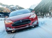 Для тех, кто еще сомневается в возможностях автопилота Tesla: Model 3 против гололеда (Видео)