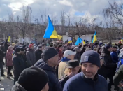 На митинг в Новой Каховке вышли тысячи местных