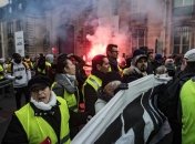 Протест "желтых жилетов": Во Франции демонстранты потребовали отставки Макрона 