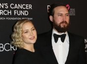 Кейт Хадсон прокомментировала свои отношения с парнем в карантинных условиях: "Хорошо повлиял"