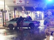 Спецслужби оточили авто з учасником зіткнення