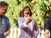 Герои фильма "Сумасшедшая свадьба 2" поделились, как справляются с конфузами на свадьбах (Видео)