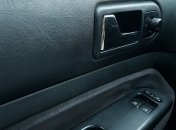 Вор-неудачник в Норвегии "застрял" в машине и позвонил в полицию