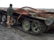 В зоне АТО найден подбитый российский танк и запрещенные противопехотные мины