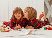 Дети играют