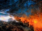 Восхитительные снимки ледяной пещеры в Исландии (Фото)