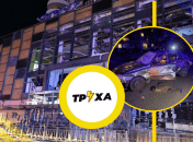 Авибомба упала рядом с автомобилем