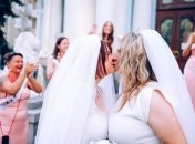 В Харькове военнослужащая и активистка сыграли ЛГБТ-свадьбу (видео)