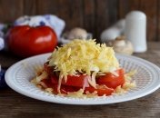 Закуска з помідорів, сиру та грибів — відмінний "утамовувач" голоду