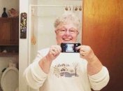 По статистике, 90% задремавших бабушек симулируют вязание: уморительные шутки про бабуль и дедуль