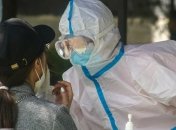 Опасаются второй волны коронавируса: в стомиллионной провинции Китая ввели жесткий карантин 