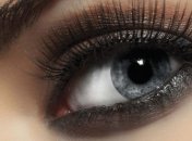 Как правильно красить ресницы тушью?