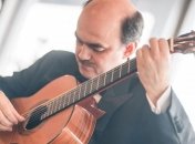 Известный украинский гитарист сыграет легендарные хиты в онлайн-формате