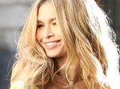 Новая прическа и рискованный наряд: Вера Брежнева удивила своим образом