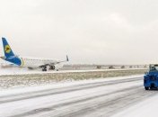 Снегопад в Киеве: аэропорт "Борисполь" предупредил пассажиров