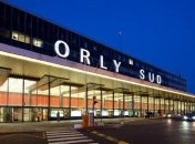 В парижском аэропорту Орли приостановили воздушное движение